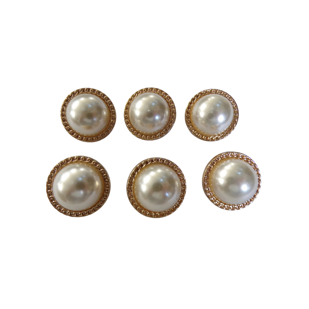 Pearl buttons